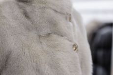 Γούνινο παλτό βιζον με ζώνη